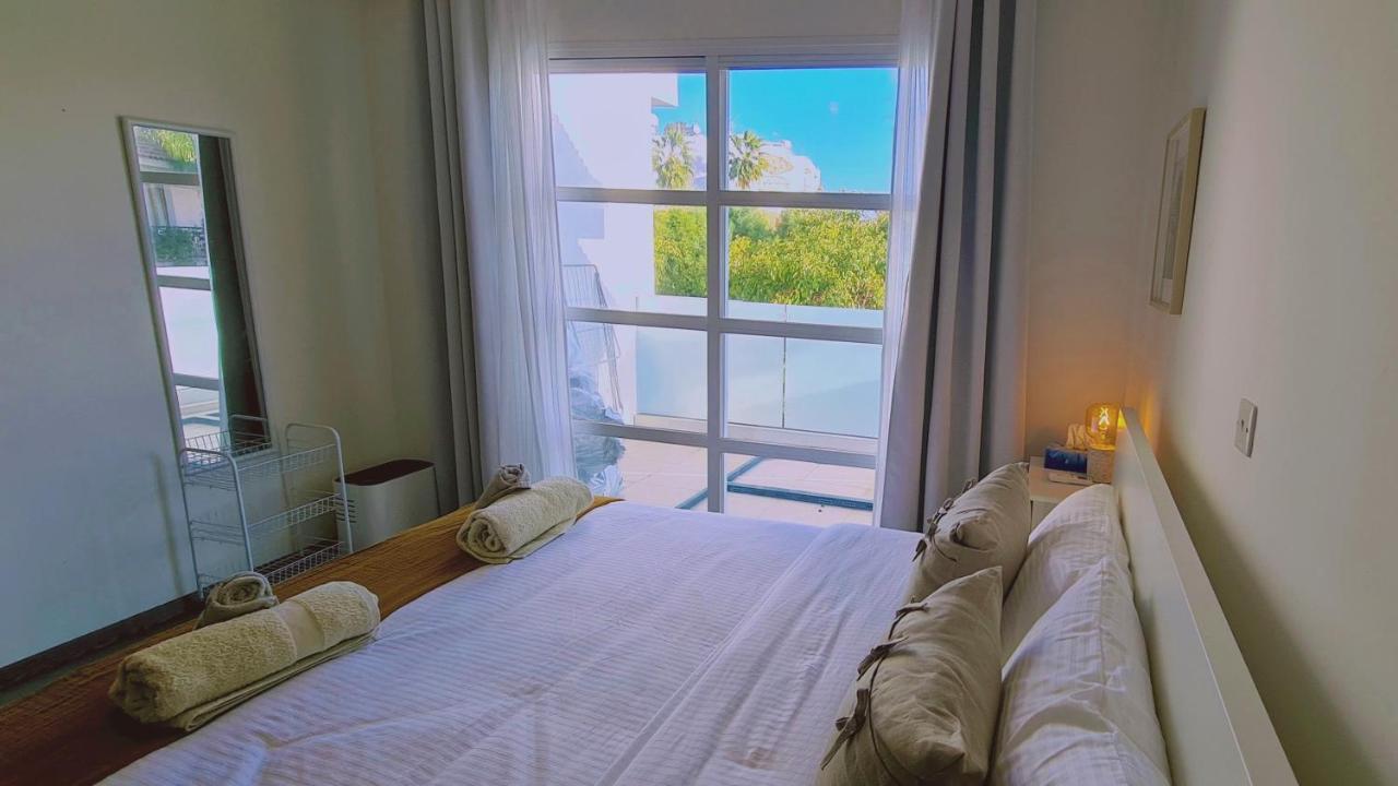 Stay Downtown Retreat Лимасол Екстериор снимка