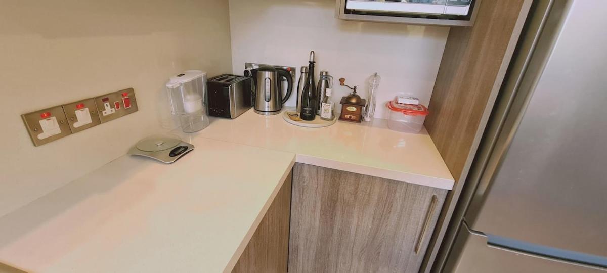 Stay Downtown Retreat Лимасол Екстериор снимка