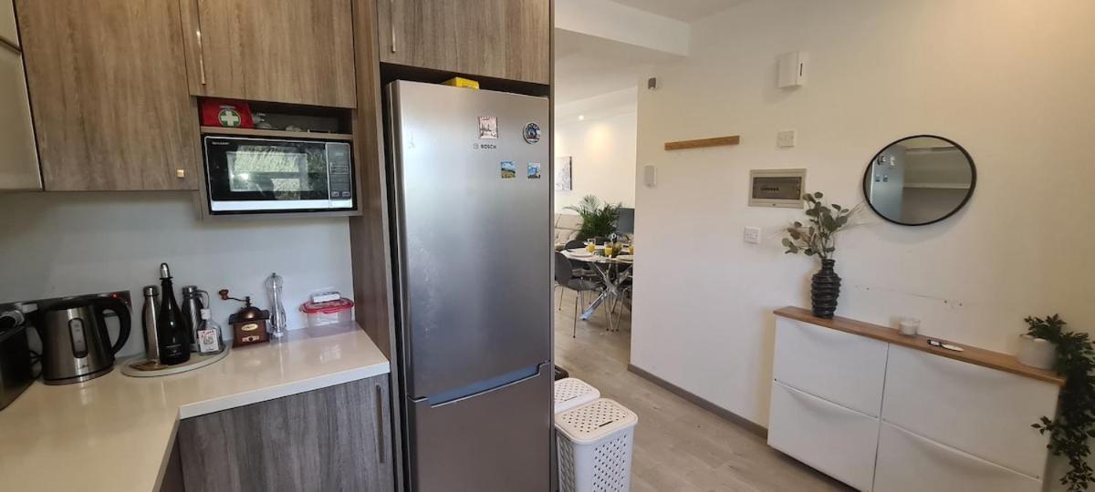 Stay Downtown Retreat Лимасол Екстериор снимка